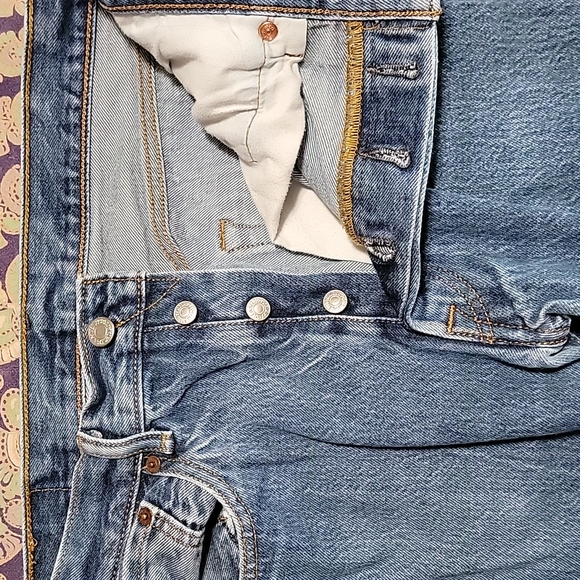 Levi's 501 Button Fly Jeans - Picture 2 of 8